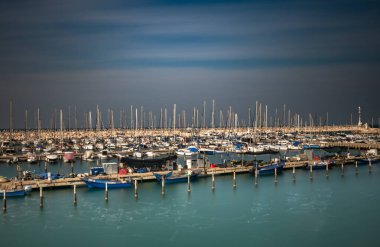 Akdeniz şehir marinası Ashkelon 'un kıyısında. İsrail Orta Doğu