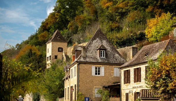 位于法国西南部多顿省Beynac Casnac镇的一座非常风景如画的老房子和街道 2022年10月 — 图库照片