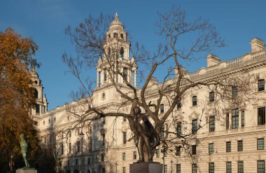  Resimli sokaklar, binalar ve Londra 'nın avluları. İngiltere, 14 Aralık 2022 Turizm, Tatil, Seyahat Konsepti