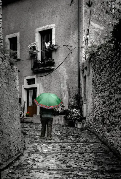 Gerace, İtalya 'nın güneyinde Gerace eyaletinin Reggio Calabria eyaletinde yer alan bir şehirdir. Kasaba, deniz fosillerinden oluşan bir tepenin üzerinde duruyor. İtalya Calabria 10 Mayıs 2023