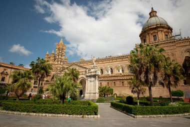 Palermo İtalya 'nın Sicilya adasında Akdeniz' in tam merkezinde yer alan bir liman kentidir. İtalya, Palermo 17 Mayıs 2023.