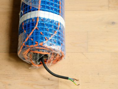 Elektrikli Isıtıcı Yuvarlağı. Ev tamiri. Uzayı kopyala Seçici odak.