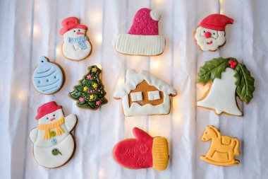 Noel kurabiyeleri. Kağıt fırınlama arka planı.