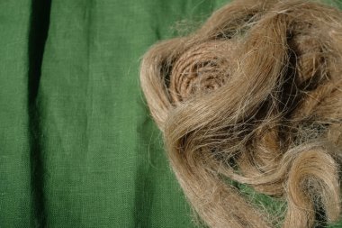 Keten mi, kenevir fiber mi, skein mi? Yeşil branda kumaş. Doğal liflere olan talep artıyor. Alternatif kullanım. Uzayı kopyala. Uzayı kopyala.