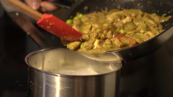 Condimente Curry Verde Thai Food Fost Prăjite Lapte Nucă Cocos — Videoclip de stoc