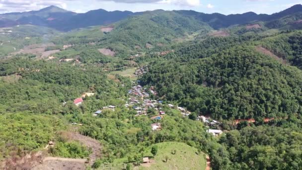 Vue Angle Élevé Village Rural Nord Dans Vallée Ban Thung — Video