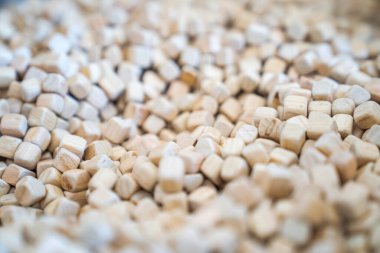 Çocuğun arka planı için bir sürü küçük tahta küp çocuk parkı ile dolu..