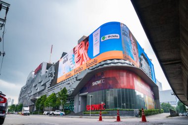 Bangkok, Tayland - 30 Nisan 2021, ShoWDC 1-31 Mayıs 2021 tarihleri arasında kapanmadan önce 2021 'deki alışveriş merkezi konseptidir. Rama 9. Bölge, Bangkok, Tayland 'da yer alıyor..