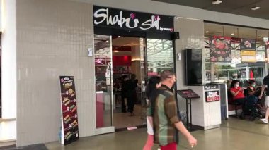 Samut Prakan, Tayland - 4 Kasım 2023, Shabushi 'nin Mega Bangna alışveriş merkezindeki OISHI restoranının ön girişi