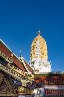 Wat Phra Si Rattana Mahathat Woramahawihan, Phitsanulok, Buda 'nın güzel bir görüntüsü var ve Phra Buddha Chinnarat Tayland halkının saygı duyduğu kutsal bir nesnedir..