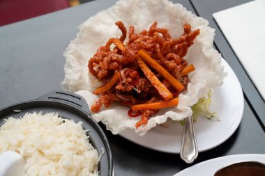 The basket adds an extra layer of texture to the savory shredded pork clipart