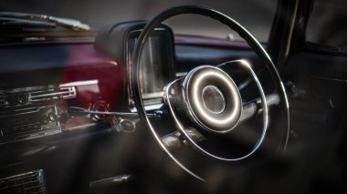 direksiyon; işçilik; tekerlek; araba; krom; kalite; deri; klasik; retro; dizayn; gösterge; otomobil; kontrol; detay; metal; el yapımı; çember; mühendislik; yenileme; lüks; zarif; eğri; eski; mekanik; tutuş; ro