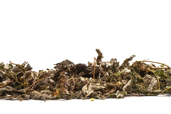 乾燥茶葉と白い背景に孤立したドライフルーツ — ストック写真