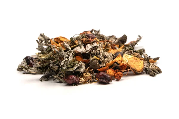 Trockene Teeblätter Und Trockene Früchte Isoliert Auf Weißem Hintergrund — Stockfoto
