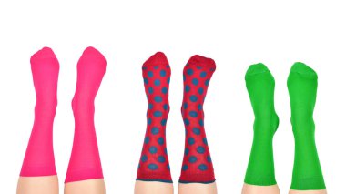 Beyaz arka planda, mor çoraplı bir kadın. Üst görünüm. 