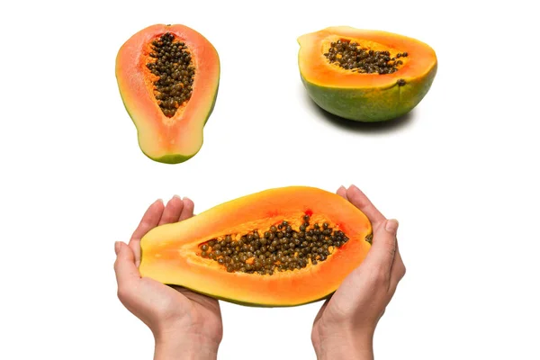 Papayabukt Isolert Hvit Bakgrunn Kvinnelige Hender Tropisk Frukt Halv Papaya – stockfoto