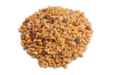 Lezzetli tuzlu fındık karışımı. Bir grup badem, fıstık, ceviz, macadamia, kaju..
