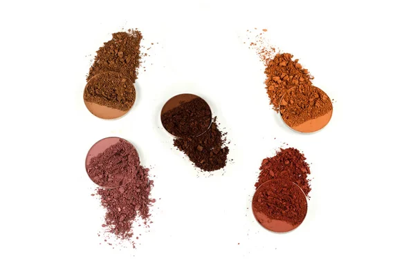 Kosmetyki Makijażu Zmiażdżona Paleta Powiek Kolorowy Proszek Cieni Powiek Wyizolowany — Zdjęcie stockowe