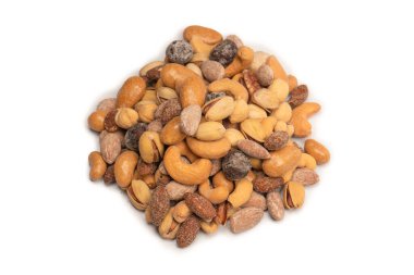 Lezzetli tuzlu fındık karışımı. Bir grup badem, fıstık, ceviz, macadamia, kaju..