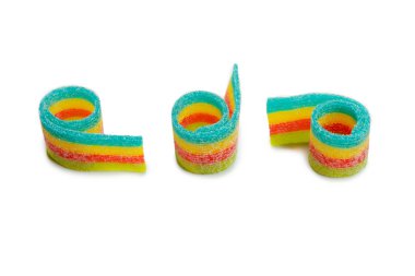 Renkli sakızlı şekerler. Üst Manzara. Jöleli çörekler. Jelibon. Beyaz bir arkaplanda izole edilmiş. 