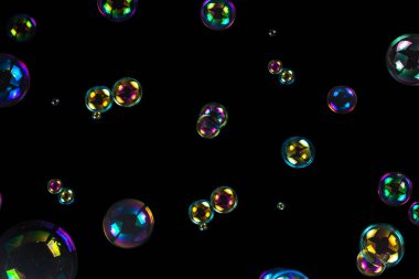 Sabun köpükleri siyah arka planda izole edilmiş. Boşluğu kopyala. 