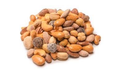 Lezzetli tuzlu fındık karışımı. Bir grup badem, fıstık, ceviz, macadamia, kaju..