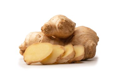 Zencefil Kökü Beyaz Arkaplanda İzole Edildi.