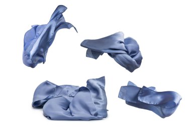 Akan mavi ipek eşarp beyaz arkaplanda izole edildi. 