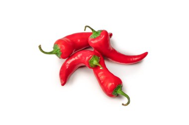 Kırmızı kırmızı kırmızı biber beyaz arkaplanda izole edilmiş.. 