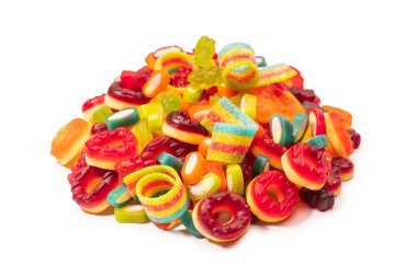 Renkli sakızlı şekerler. Üst Manzara. Jöleli çörekler. Jelibon. Beyaz bir arkaplanda izole edilmiş. 