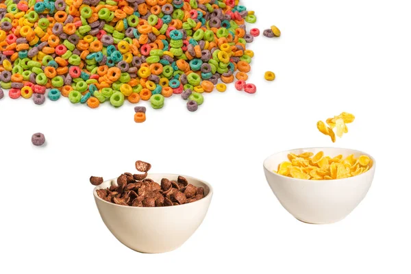 Copos Dulces Multicolores Bucles Cereales Aislado Sobre Fondo Blanco —  Fotos de Stock