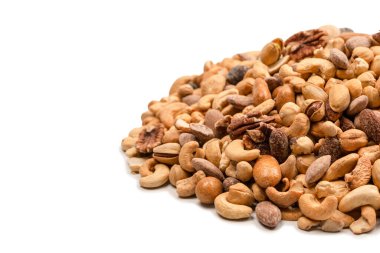 Lezzetli tuzlu fındık karışımı. Bir grup badem, fıstık, ceviz, macadamia, kaju..