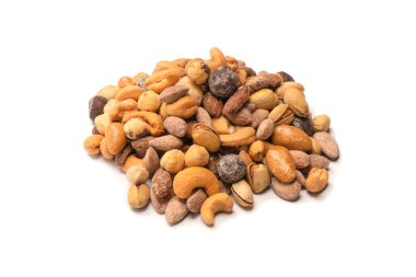 Lezzetli tuzlu fındık karışımı. Bir grup badem, fıstık, ceviz, macadamia, kaju..