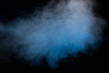 Siyah arka planda mavi ve sarı buhar. Boşluğu kopyala.