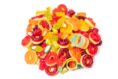 Renkli sakızlı şekerler. Üst Manzara. Jöleli çörekler. Jelibon. Beyaz bir arkaplanda izole edilmiş. 