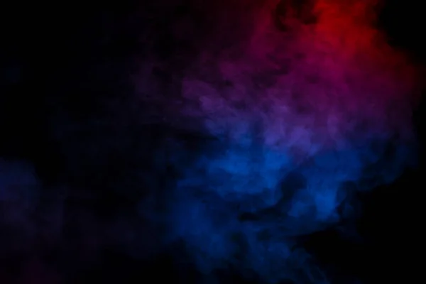 黑色背景上的蓝色和紫色蒸汽 复制空间 — 图库照片