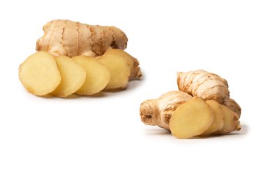 Zencefil Kökü Beyaz Arkaplanda İzole Edildi.