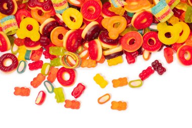 Renkli sakızlı şekerler. Üst Manzara. Jöleli çörekler. Jelibon. Beyaz bir arkaplanda izole edilmiş. 