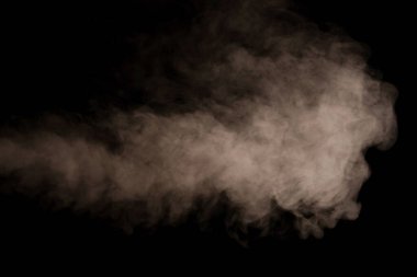 Siyah arka planda beyaz buhar. Boşluğu kopyala.