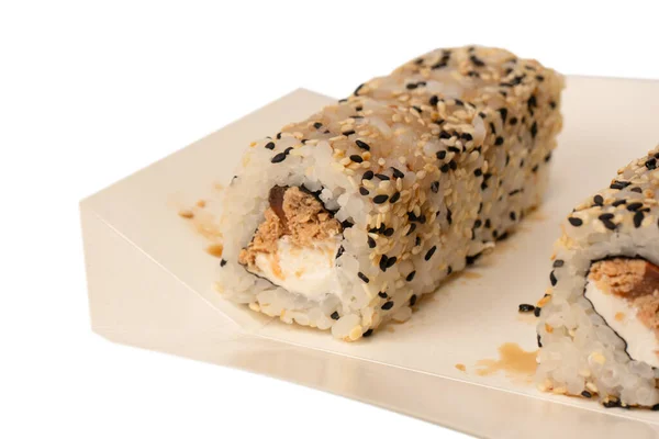 白を基調としたクリームチーズとマグロの寿司 — ストック写真