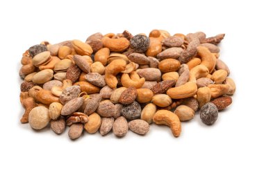 Lezzetli tuzlu fındık karışımı. Bir grup badem, fıstık, ceviz, macadamia, kaju..