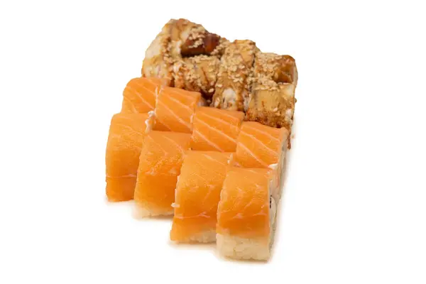 白を基調としたクリームチーズ うなぎ 鮭の寿司 — ストック写真
