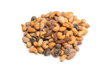 Lezzetli tuzlu fındık karışımı. Bir grup badem, fıstık, ceviz, macadamia, kaju..