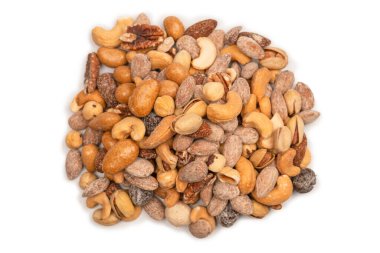 Lezzetli tuzlu fındık karışımı. Bir grup badem, fıstık, ceviz, macadamia, kaju..