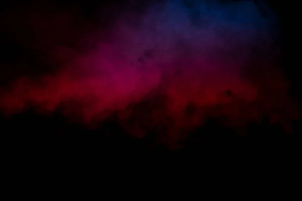 黒の背景に紫と青の蒸気 スペースのコピー — ストック写真