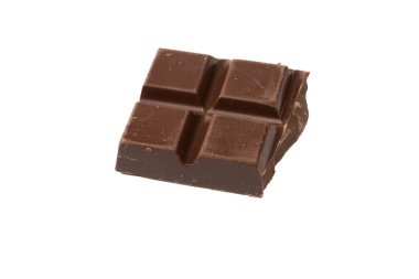 Beyaz bir arka plan üzerinde izole çikolata. 