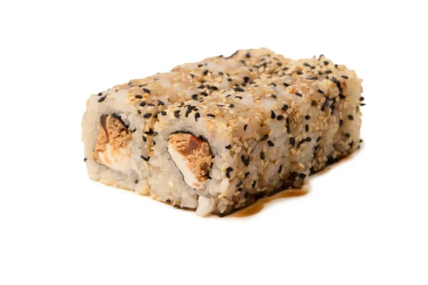 Sushi Krémsajttal Fehér Alapon Izolált Tonhallal — Stock Fotó