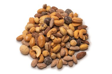 Lezzetli tuzlu fındık karışımı. Bir grup badem, fıstık, ceviz, macadamia, kaju..