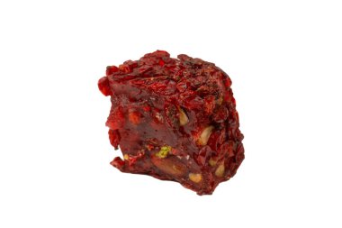 Nar ve fındıklı tatlı rulo, Türk tatlıları. Türk rahat beyaz zemin üzerinde izole.