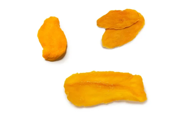 Beyaz Arka Planda Izole Edilmiş Kuru Lezzetli Mango Dilimleri Üst — Stok fotoğraf